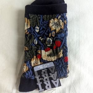 NEW William Morris strawberry thief socks